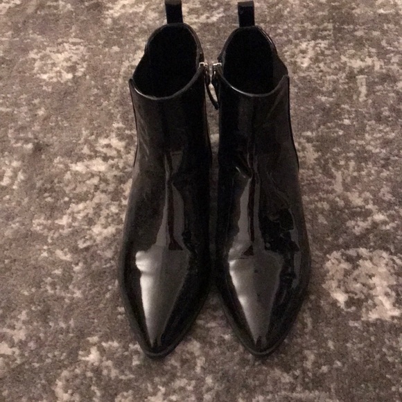 dkny patent leather shoes